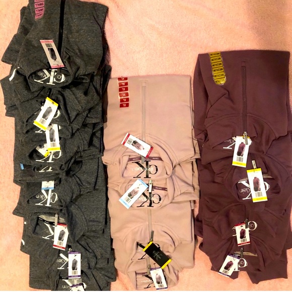 Calvin Klein crop sweater - Picture 2 of 2